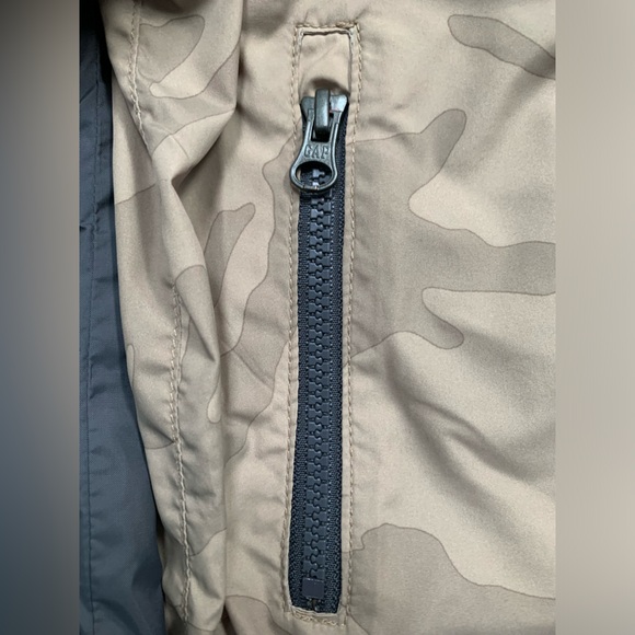 Two boys 4T lightweight jackets (The GAP/Columbia) - Picture 5 of 5